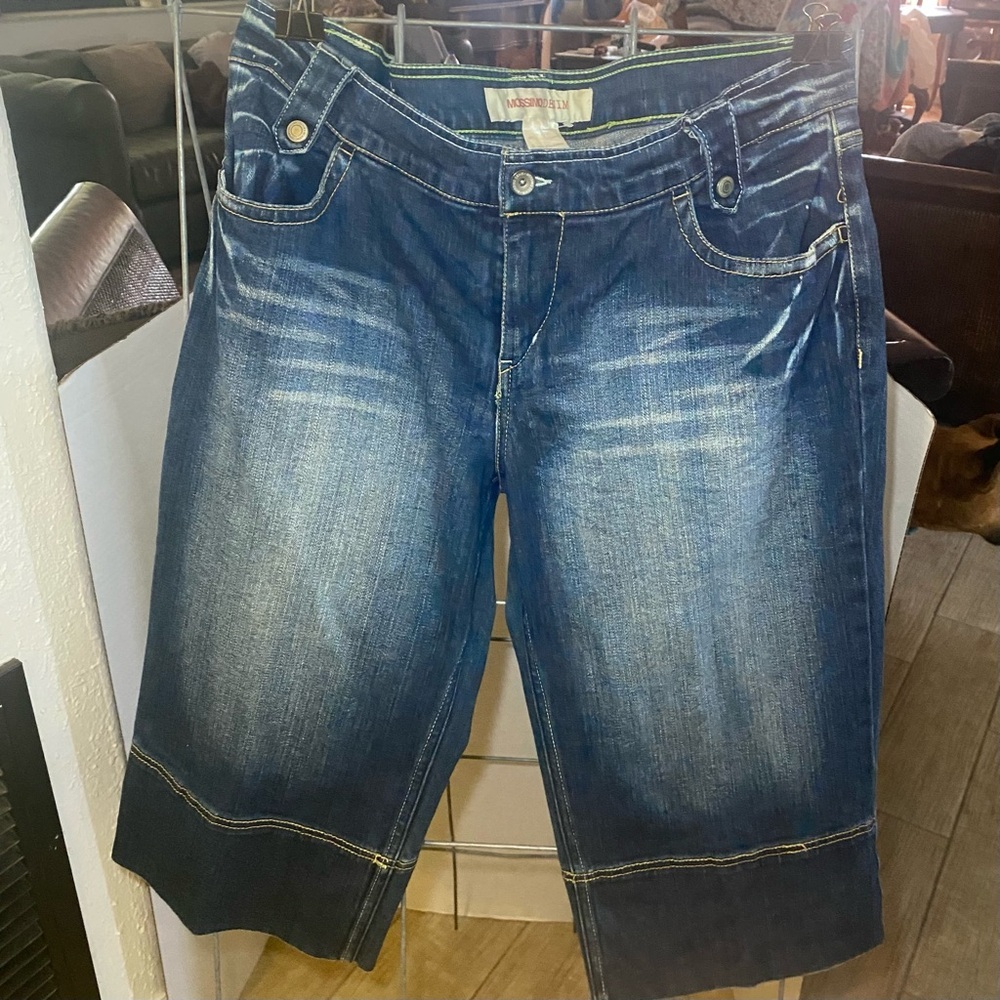 MossimoDenim Capri Jeans Size 17 Junior Inseam 21” Waist 36”